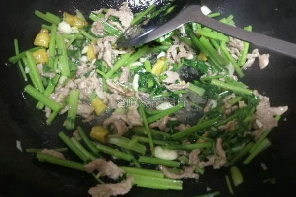泡椒芹菜炒肉的做法图解7
