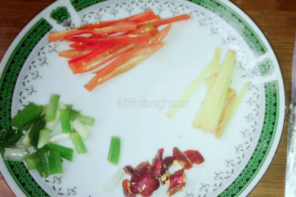 豆苗炒鸡蛋丝的做法图解2