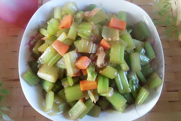芹菜炒肉的做法图解4