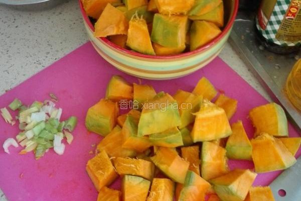 窝瓜炖土豆的做法图解1