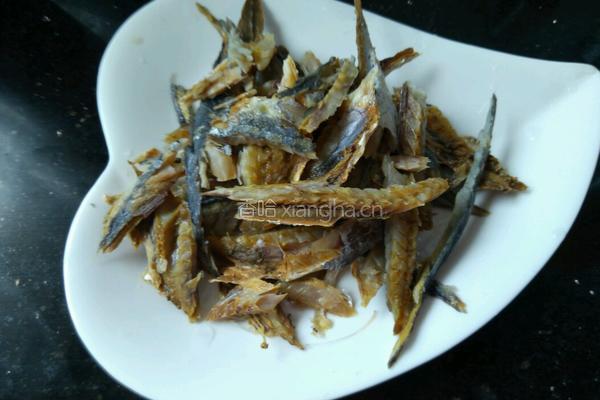 咸鱼茄子煲的做法图解3