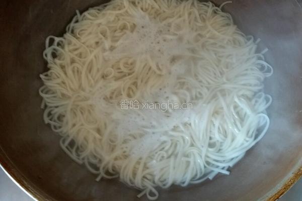 鸡蛋西红柿炒面的做法图解1