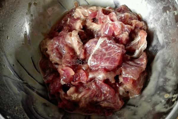 家常炒牛肉片的做法图解1