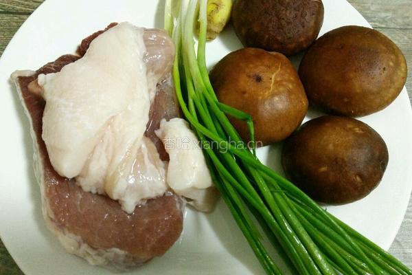 香菜香菇猪肉馅饺子的做法图解2