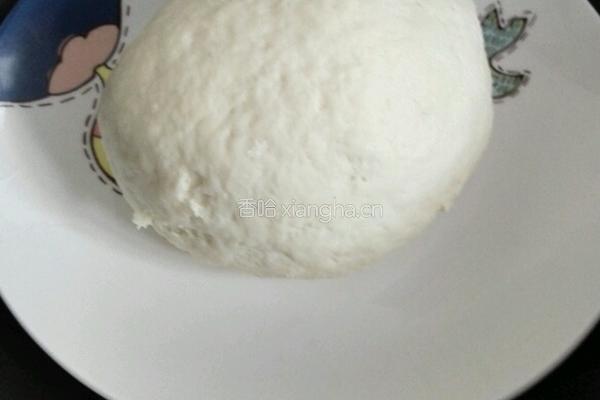 韭菜虾仁鸡蛋饺子的做法图解1