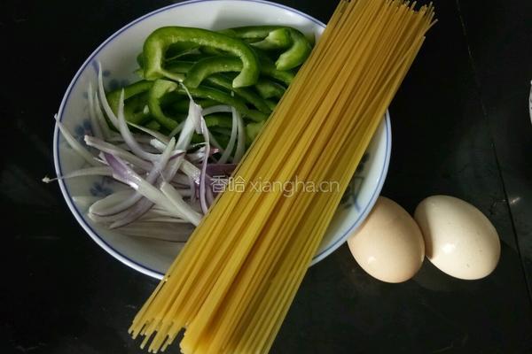 意大里面炒鸡蛋的做法图解1