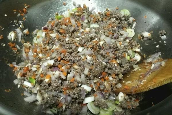 酱牛肉包子的做法图解9