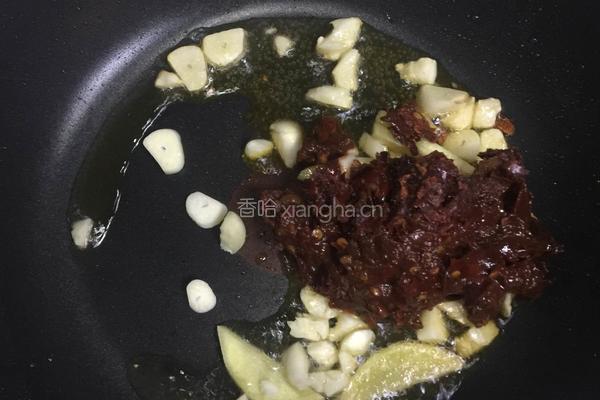 鱼香鸡丝蒜苗的做法图解5