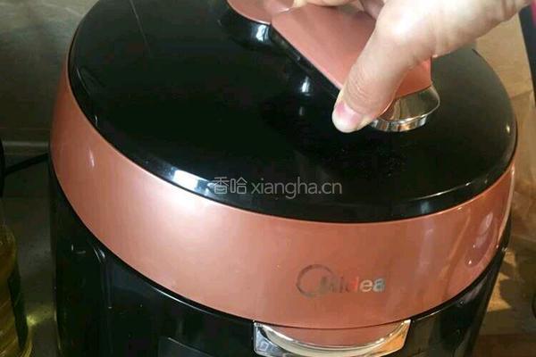 松茸炖鸡的做法图解6