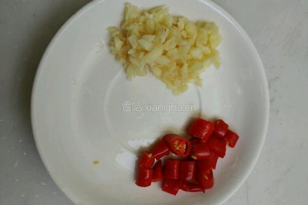 莴笋炒肉片的做法图解2