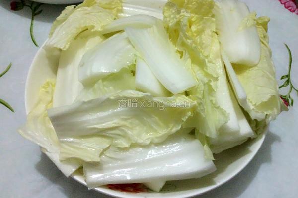 醋溜白菜的做法图解1