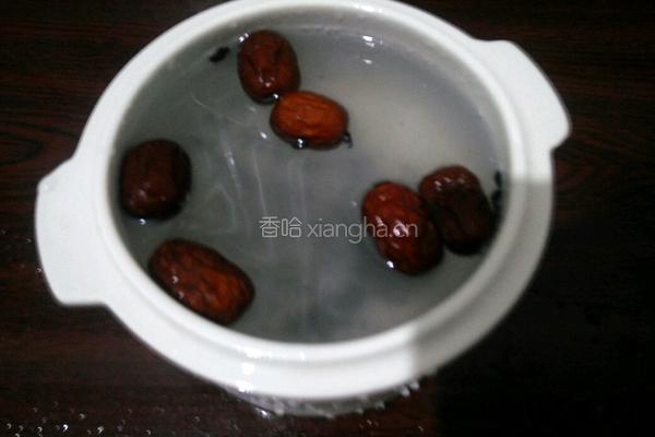红枣黑米糯米粥的做法图解4