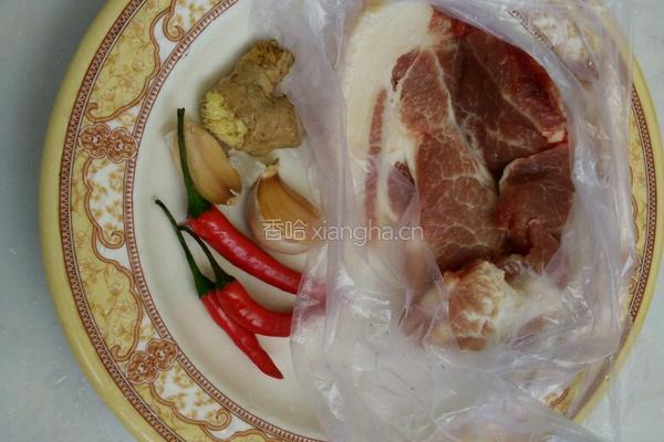 酸豆角炒肉末的做法图解1