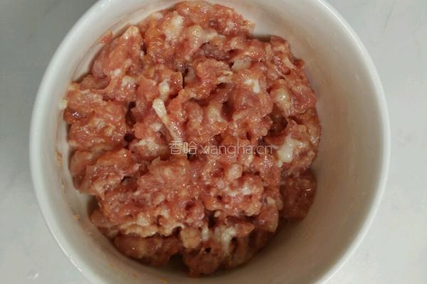 金针菇瘦肉豆腐汤的做法图解4