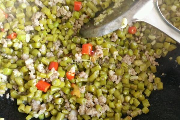 酸豆角炒肉末的做法图解10