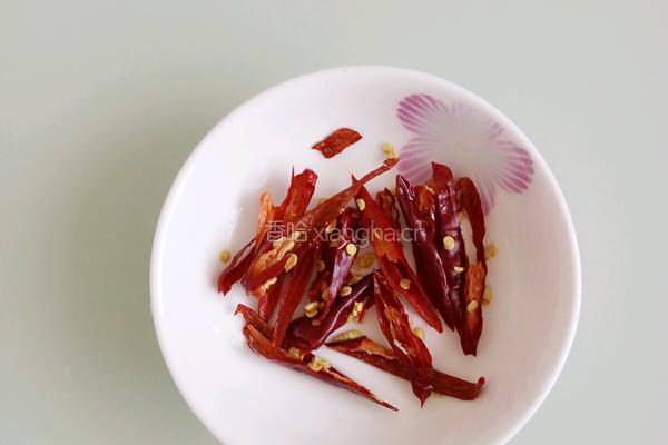 豆芽炒肉的做法图解4
