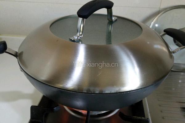 豆芽炒肉的做法图解3