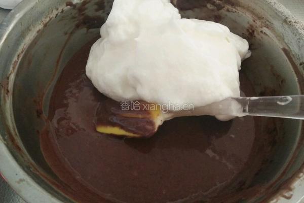 花样巧克力蛋糕卷的做法图解22