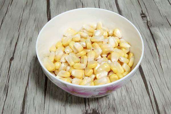 玉米豆浆的做法图解1