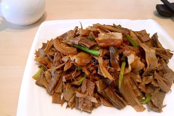五花肉炒笋干的做法图解10