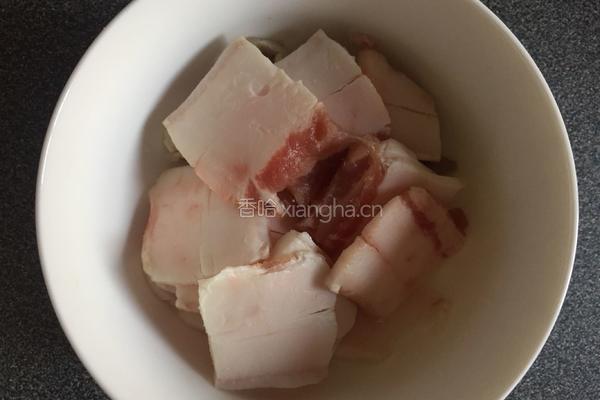 五花肉炒笋干的做法图解2