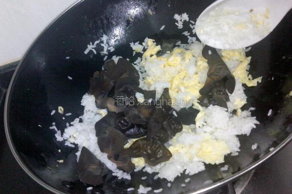 熟木耳朵蛋炒饭的做法图解7