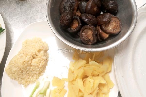 香菇扒菜胆的做法图解3
