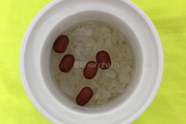 冰糖红枣银耳羹的做法图解7