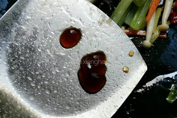 芹菜海鲜菇的做法图解14