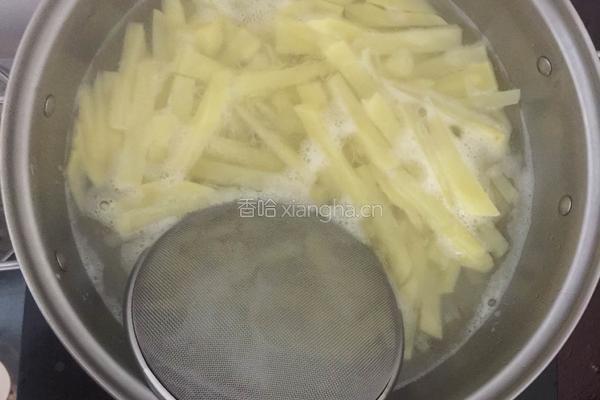 酥脆炸薯条的做法图解3