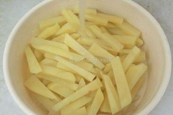 酥脆炸薯条的做法图解4
