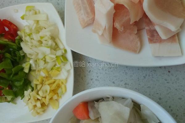 肉片炒酸菜的做法图解1