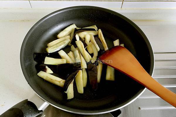 鱼香茄子豆角的做法图解7