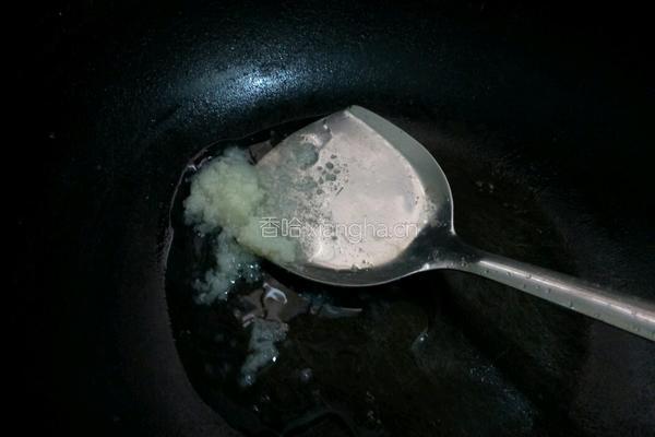 尖椒炒烧鸭的做法图解1