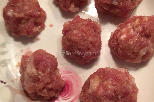 肉丸萝卜汤的做法图解1