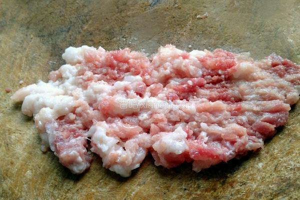 白菜猪肉馅饺子的做法图解4