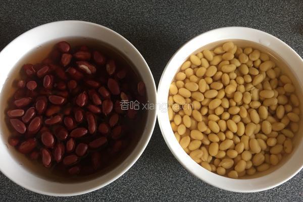 笋干豆的做法图解1