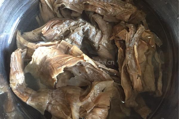 笋干豆的做法图解2