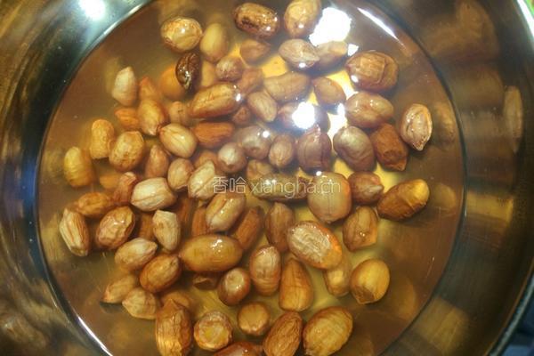 花生酸菜闷五花肉的做法图解1