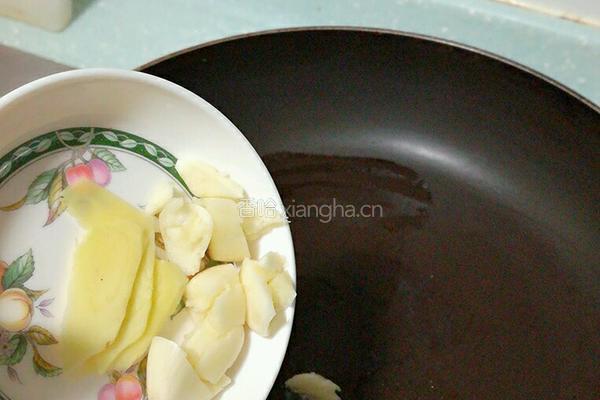 腊肉火腿炒菜椒的做法图解5