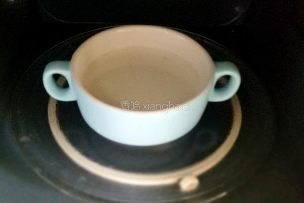 牛奶泡玉米片的做法图解3