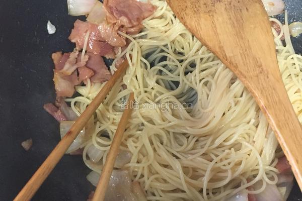 奶酪培根意大利面的做法图解5