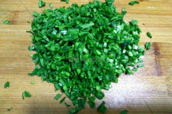 韭菜虾皮鸡蛋卷的做法图解3