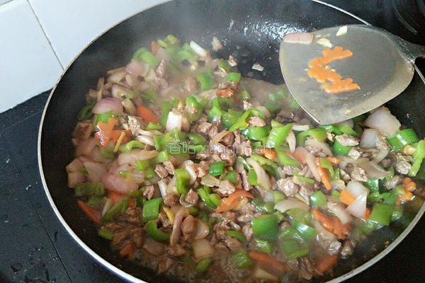 牛肉炒三蔬的做法图解9