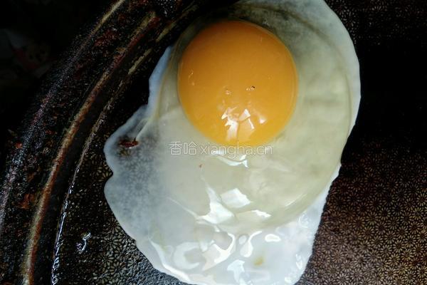 炒荷包蛋的做法图解1