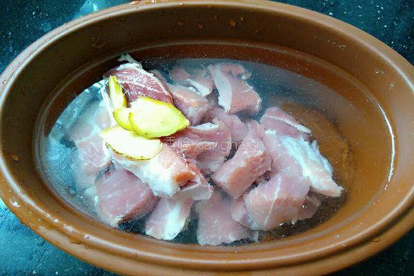 金线莲瘦肉汤的做法图解3