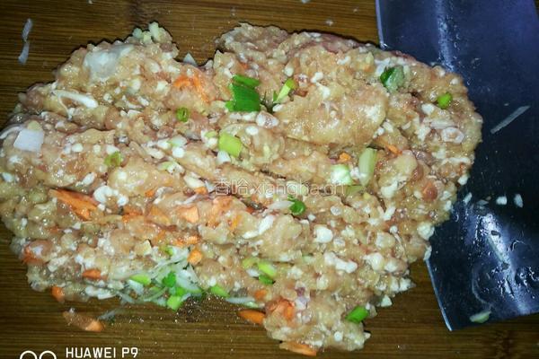 萝卜丝肉丸汤的做法图解1