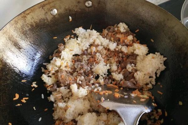 黑椒肥牛炒饭的做法图解4