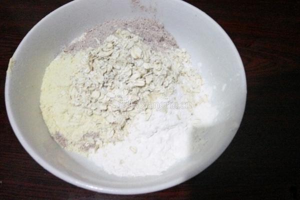 高粱燕麦开花馒头的做法图解1