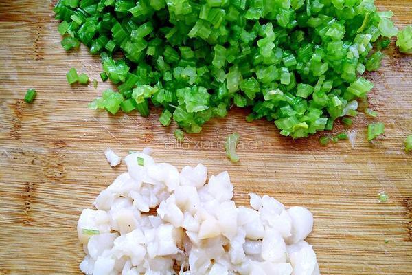 扇贝芹菜肉饺子的做法图解3